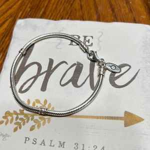 pandora bracelet